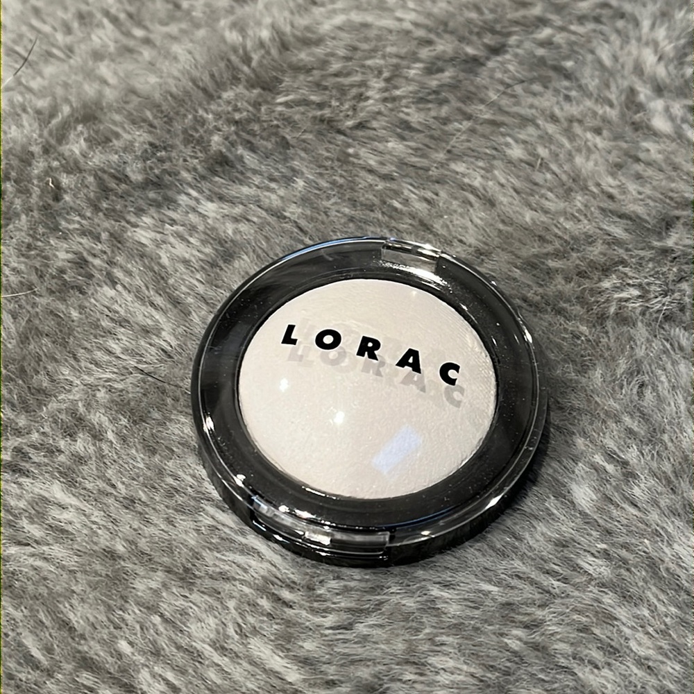 Brand New unboxed LORAC baked Matte Satin Eye Shadow- chic